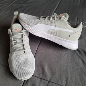 Puma Softfoam athletic shoes, Women's size 9, NWOT